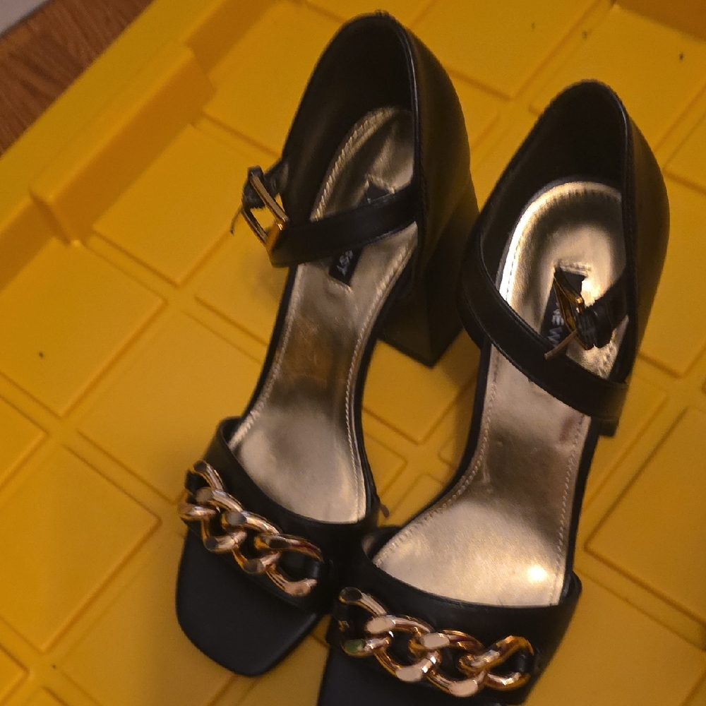 Nine West Black and Gold Chain Heels